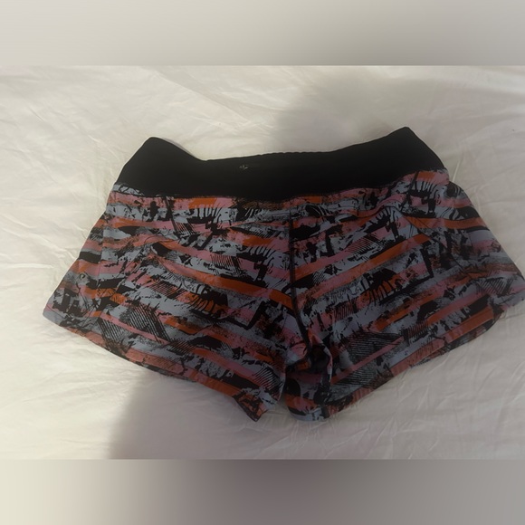 Lululemon - Picture 2 of 4